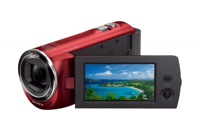 Sony's Handycam� camcorders come with built-in video projectors and offer the option of recording HD video in either top-quality AVCHD or web-friendly MP4 formats.