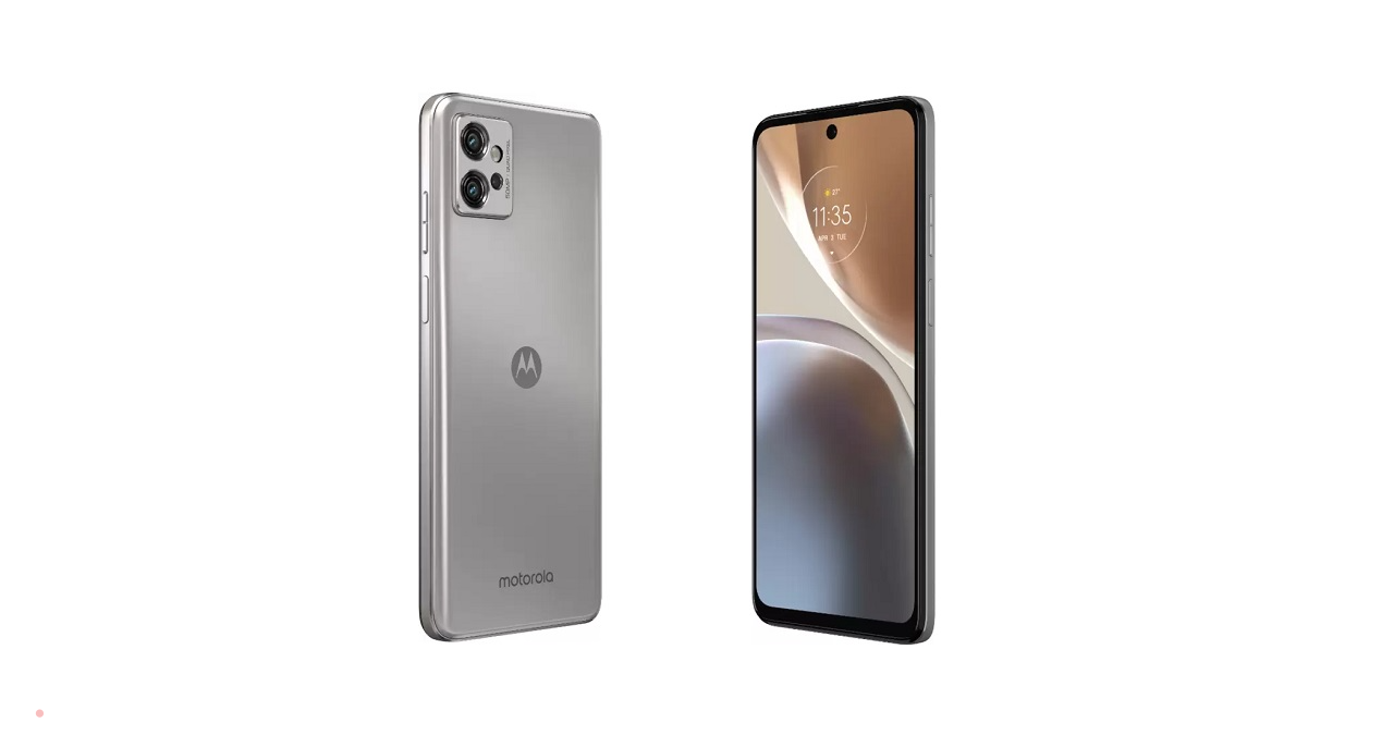 Motorola G32 में 6.55 इंच की फुल HD+ डिस्प्ले दी गई है, जिसका रेजोल्यूशन 2400 x 1080 पिक्सल है। स्टोरेज की बात करें तो यह फोन 8GB RAM और 128GB इंटरनल स्टोरेज से लैस है।