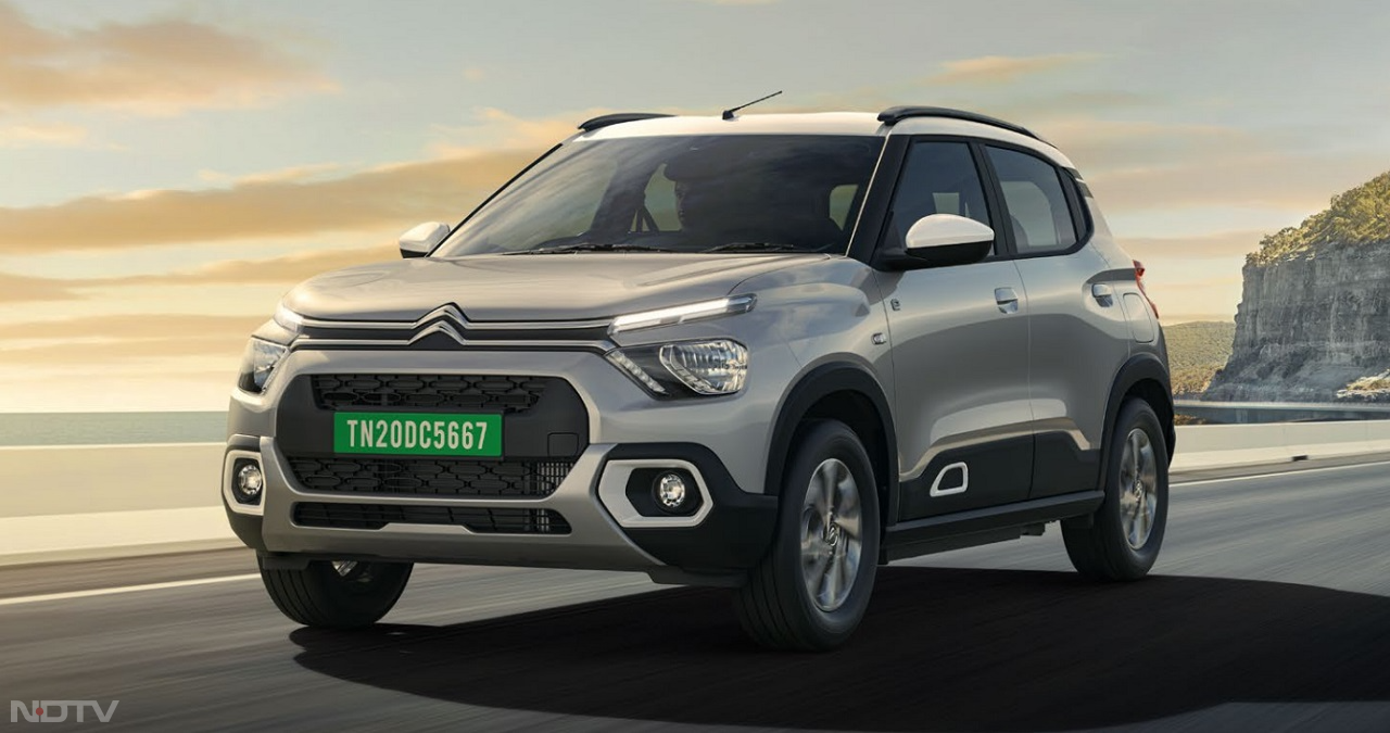 Citroen eC3 को Citroen की ऑफिशियल साइट से महज 25,000 रुपये में बुक किया जा सकता है। कीमत की बात करें तो Citroen eC3 की एक्स शोरूम कीमत 11.5 लाख से 12.43 लाख रुपये तक है।