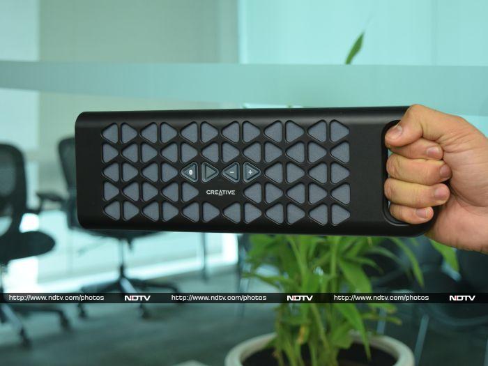 The Creative Woof 10 has a distinctive handle-bar that makes it look slightly different than the Woof 20, which doesn't have one.