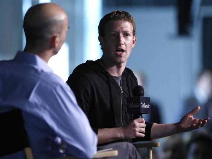 <b>May 2004</b><br /><br />
Zuckerberg moves to Silicon Valley and decides not to return to Harvard for the fall semester.