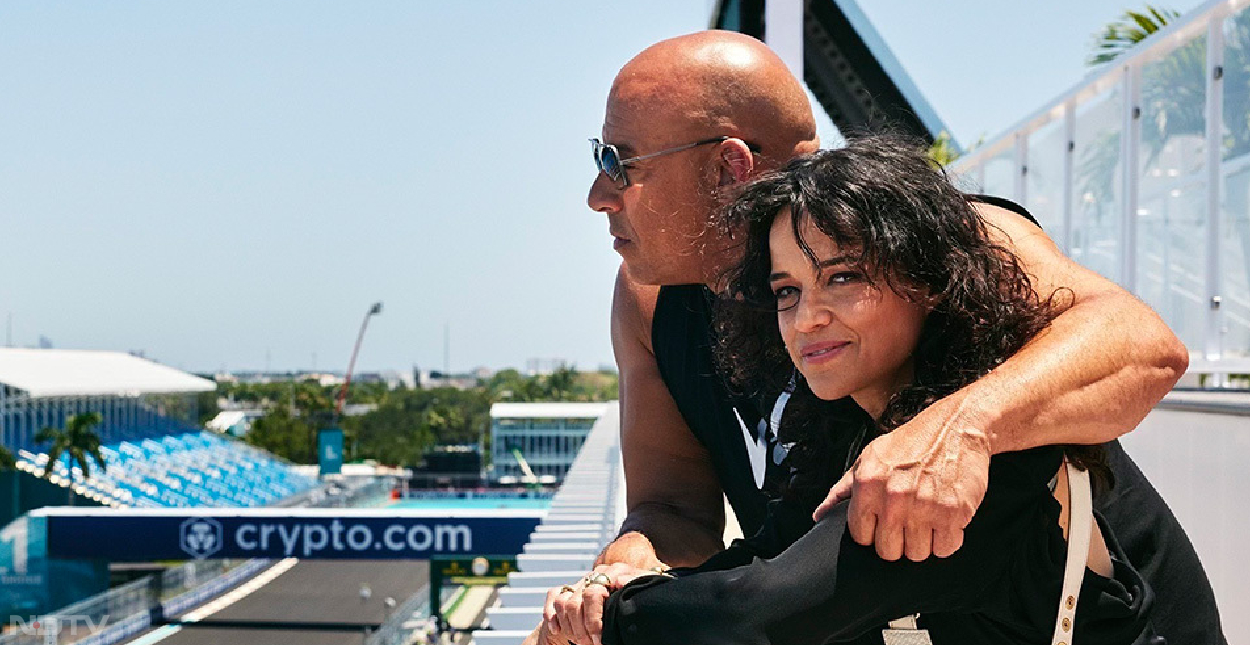 विन डीजल के अलावा Fast X में जेसन मोमोआ, मिशेल रोड्रिग्ज, टायरिस गिब्सन, लुडाक्रिस, जॉन सीना, नथाली इमैनुएल, जोर्डाना ब्रूस्टर, सुंग कांग आदि ने भूमिका निभाई है। फ&zwj;िल्&zwj;म के पिछले सभी भागों ने सिनेमाघरों में शानदार कमाई की थी। माना जा रहा है कि Fast X इस रिकॉर्ड को बनाए रखेगी। शुरुआती 4 दिनों की वर्ल्&zwj;डवाइड कमाई ने बता दिया है कि आने वाले दिनों में यह फ&zwj;िल्&zwj;म नए रिकॉर्ड बनाएगी।