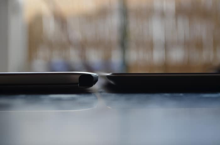 The Note 800 measures 262 x 180 x 8.9 mm and weighs 600 g.