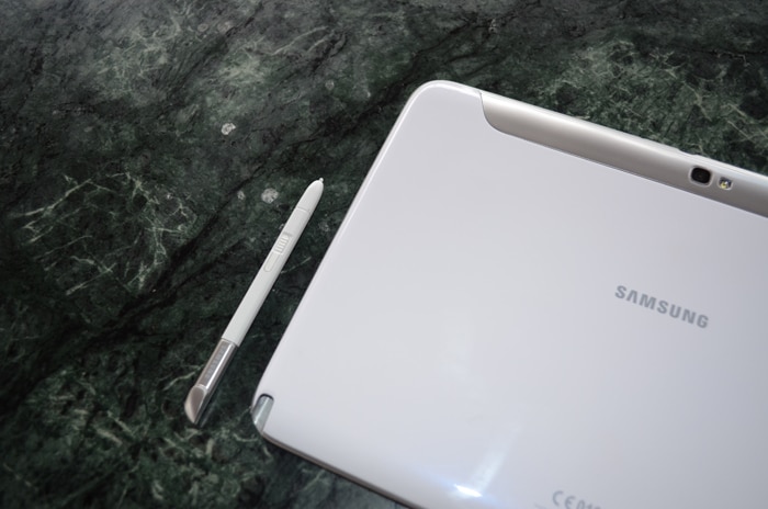Featuring an S-Pen similar to original Galaxy Note, the tablet comes with several stylus optimised applications.