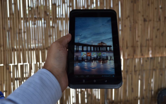 In a market full of budget tablets, HCL is trying to differentiate its tablet by providing better resolution display, and in-built 3G connectivity.