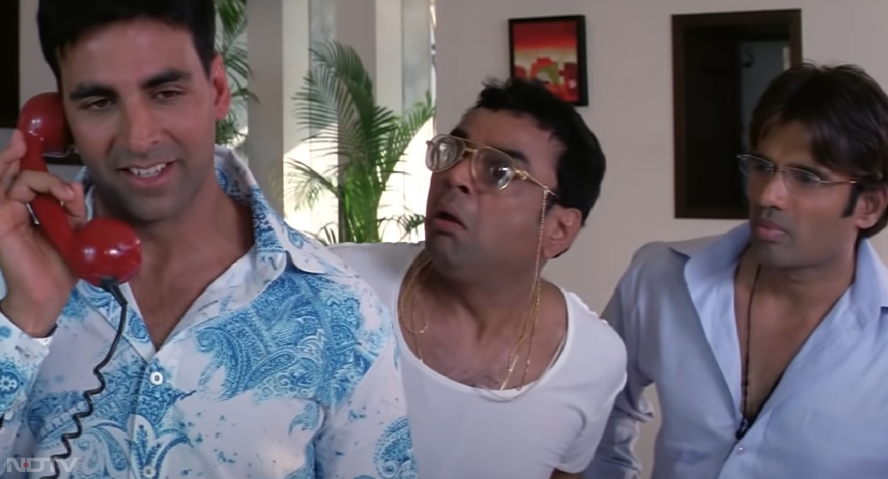हेरीफेरी फ्रेंचाइजी की पहली फ‍िल्‍म ‘हेराफेरी' साल 2000 में रिलीज हुई थी। फ‍िल्‍म को जानेमाने डायरेक्‍टर प्रियदर्शन ने निर्देशित किया था। कहानी लिखी थी नीरज वोरा ने। उसके बाद साल 2006 में आई ‘फ‍िर हेरीफेरी'। उस फ‍िल्‍म की कहानी लिखी थी नीरज वोरा ने। निर्देशन भी उन्‍होंने ही किया था। दोनों ही फ‍िल्‍में बॉक्‍स ऑफ‍िस पर 
कामयाब रहीं। दर्शकों ने भी फ‍िल्‍मों को पसंद किया।