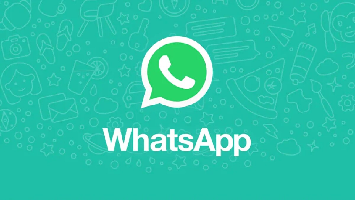मैसेज से शुरुआत करते हैं, आजकल देखा गया है कि स्कैमर्स SMS या इंस्टेंट मैसेजिंग ऐप्स, जैसे कि WhatsApp पर मैसेज के जरिए लोगों को फंसाने का काम करते हैं। मैसेज में अकसर लुभावने ऑफर्स के बारे में बताया जाता है या इनमें मोबाइल यूजर की लॉटरी लगने की बात लिखी जाती है। इसके अलावा, कई बार यह नौकरी देने को लेकर होता है, जिसमें व्यक्ति को झांसा दिया जाता है कि वह घर बैठे पैसा कमा सकता है। इनमें से कई मैसेज आपको एक लिंक पर क्लिक करने के लिए कहते हैं, जो दावा करता है कि आपको इस लिंक पर कुछ जानकारियां डालने के बाद पैसे मिलेंगे या आप उसके लिए रजिस्टर कर सकते हैं, लेकिन होता इसका उल्टा है कि यूजर्स के अकाउंट से पैसे या मोबाइल से अहम जानकारियां चुरा ली जाती हैं। आपको इस तरह के मैसेज को भेजने वाले को तुरंत ब्लॉक करना चाहिए और ऐसे लिंक पर क्लिक करने से बचना चाहिए।