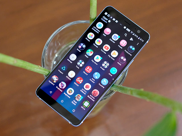 HTC U11+