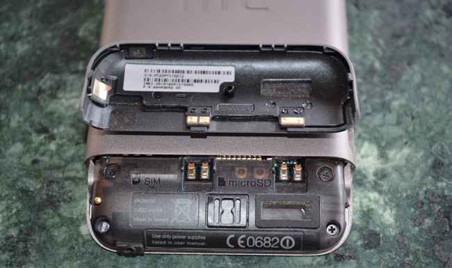 The One V comes with a 1500mAh battery that lasts an entire day on a single charge.