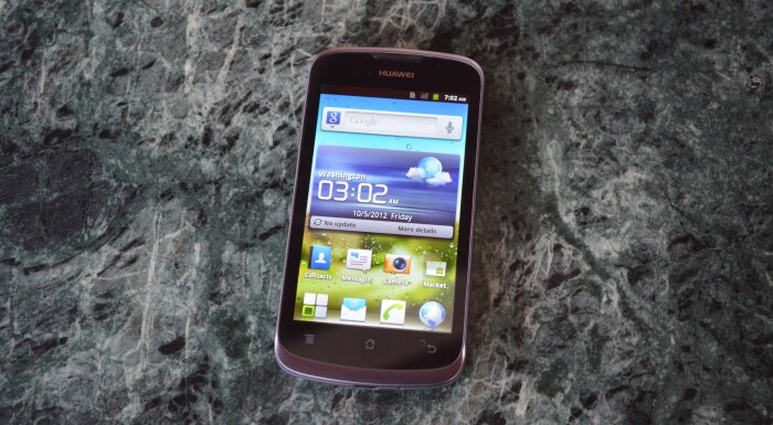Huawei Ascend G300 comes with a retail price tag of Rs. 13,490.