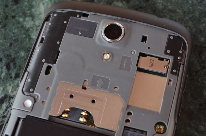 Huawei Ascend G300 is powered by a 1GHz CPU.