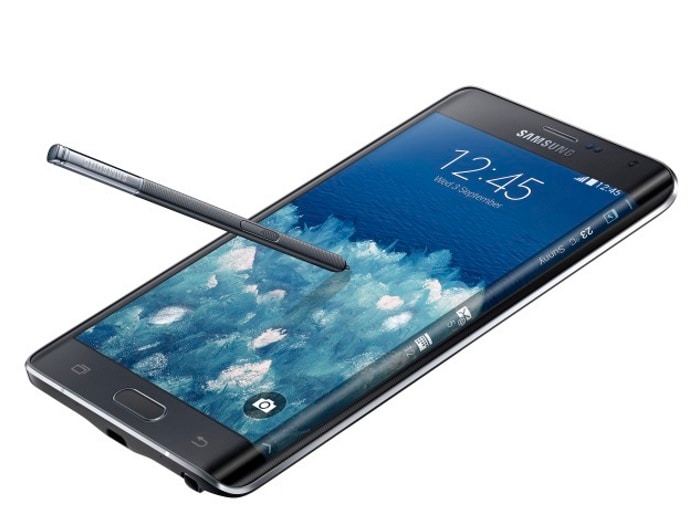 <a href="http://gadgets.ndtv.com/samsung-galaxy-note-edge-1936">Samsung Galaxy Note Edge</a> features a 5.6-inch Quad-HD (1440x2560 pixel) Super AMOLED display.

<br />

<a href="http://gadgets.ndtv.com/mobiles/news/samsung-galaxy-note-4-and-galaxy-note-4-edge-launched-586283"> Read more </a>