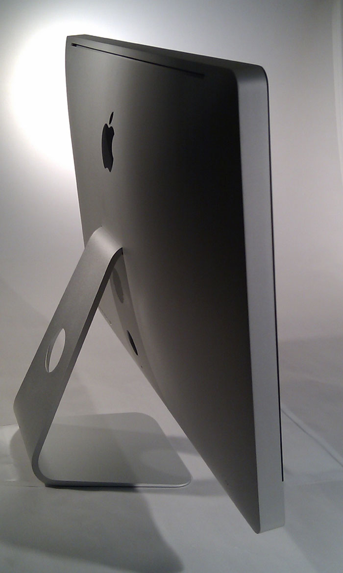 A seamless, precision forged enclosure makes the back, one continuous aluminum surface. (Photo: Sameer Mitha)