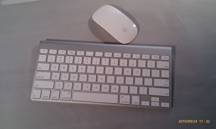 A chip inside Magic Mouse acts as a brain, detecting the difference between a resting hand, a scrolling finger, a two-finger swipe, and a simple click. It's the smartest mouse ever made. (Photo: Sameer Mitha)