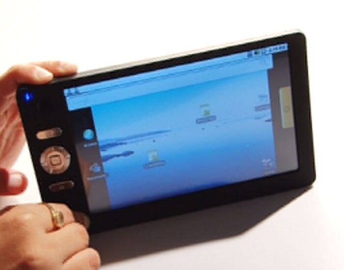 The laptop, has all the basic features, including a built-in key board, a 2 GB RAM memory, Wi-Fi connectivity, USB ports and is powered by a 2-watt system for use in power deficit areas. (Text: IANS)