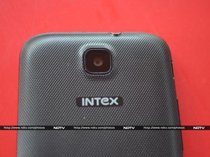 <a href="http://gadgets.ndtv.com/intex-cloud-fx-1885">Intex Cloud FX</a> sports 1.3-megapixel rear camera.