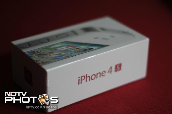 In Pics: Unboxing the iPhone 4S