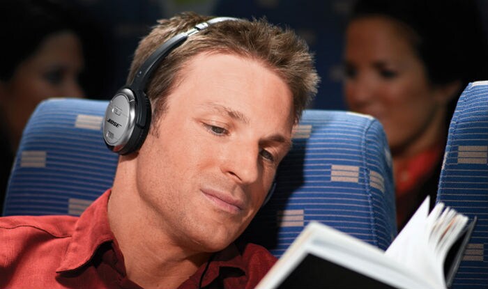 <b>BoseQuiet Comfort 3</b><br><br>
One of our pet peeves with iPad has always been the omission of headphones. Bose Quiet Comfort 3 are simply one the best sounding headphones we have come across and provide a balanced sound suited for all genres of music. They are also one of the most comfortable headphones around with the only glitch being its price.<br><br>
<b>Price:</b> Rs. 22,388