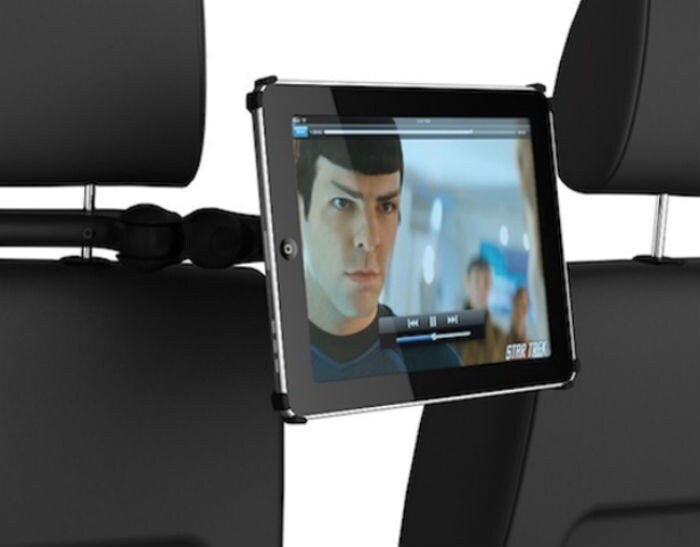 <b>CoulVue Backseat mount</b><br><br>
Many users buy the iPad as a portable video player. The perfect place for it? Your car! The CoulVue Backseat mount enables the iPad to be mounted on any standard car seat headrest. At the same time it leaves wiggle room for the device to be rotated or pivoted in different directions.<br><br>
<b>Price:</b> $79.99