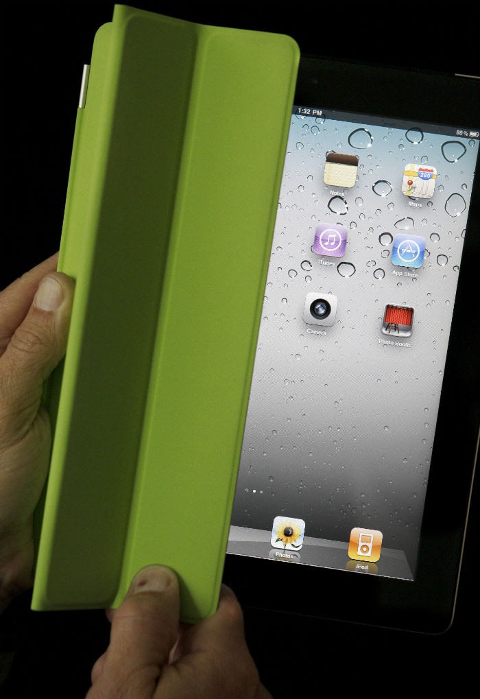 <b>USA Today</b><br><br>
The Bottom Line,<br> 
?3 � (out of four)<br>
Pros: Thinner and lighter design. Fast with souped-up graphics. Front and rear cameras for FaceTime video chat and other uses. By far the most apps. Excellent battery life. Nice screen. Software iOS 4.3 lets you stream over home network. Video "mirroring" (with accessories).<br>
Cons: No Adobe Flash support means some Web videos won't play. Requires accessories for HDMI, USB and SD. AirPlay feature sometimes hiccupped. ?(Photo: AP)<br><br>
<a href=' http://www.usatoday.com/tech/columnist/edwardbaig/2011-03-10-baig10_ST_N.htm '' "nofollow" style='color: rgb(0, 51, 153);' target='blank'> Read the complete USA Today review here.</a></b>