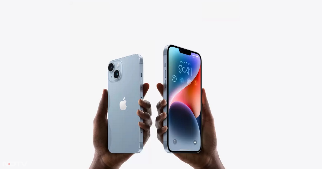 iPhone 14 Plus का 128GB स्टोरेज वेरिएंट 12 प्रतिशत छूट के बाद 78,999 रुपये में लिस्टेड है, जबकि लॉन्च के वक्त भारत में इसकी कीमत 89,900 रुपये थी।