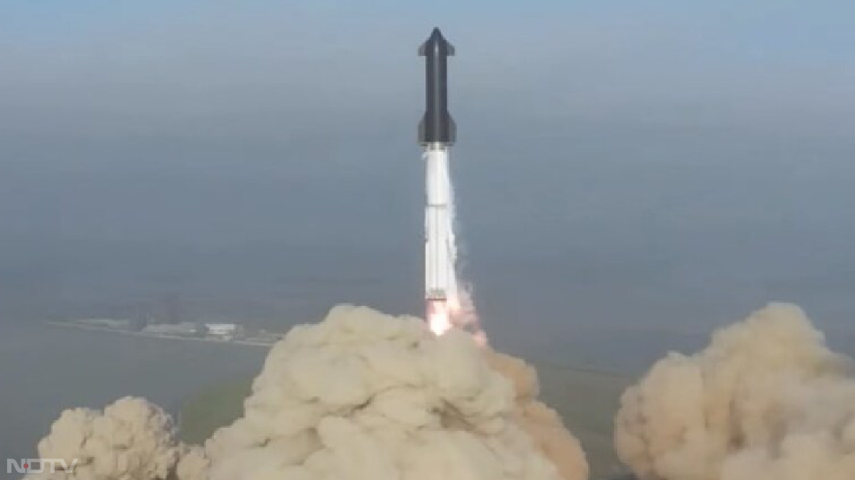 स्पेसएक्स ने इस साल अमेरिका में दुनिया के सबसे बड़े और भारी रॉकेट स्‍टारशिप को उड़ाया था। लॉन्‍च के कुछ मिनटों बाद ही रॉकेट में विस्‍फोट हो गया। मिशन का लक्ष्‍य 90 मिनट की पहली उड़ान को पूरा करना था, जो हासिल नहीं हो पाया। महज 4 मिनट बाद रॉकेट को ब्‍लास्‍ट करा दिया गया।