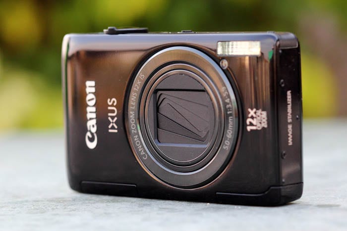 The IXUS 1100HS features a 12x optical zoom in a slim and elegant body.
