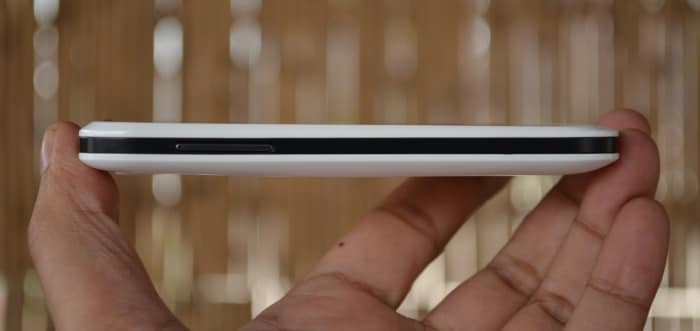 The left panel of the Karbonn Smart A9 houses the volume rocker.