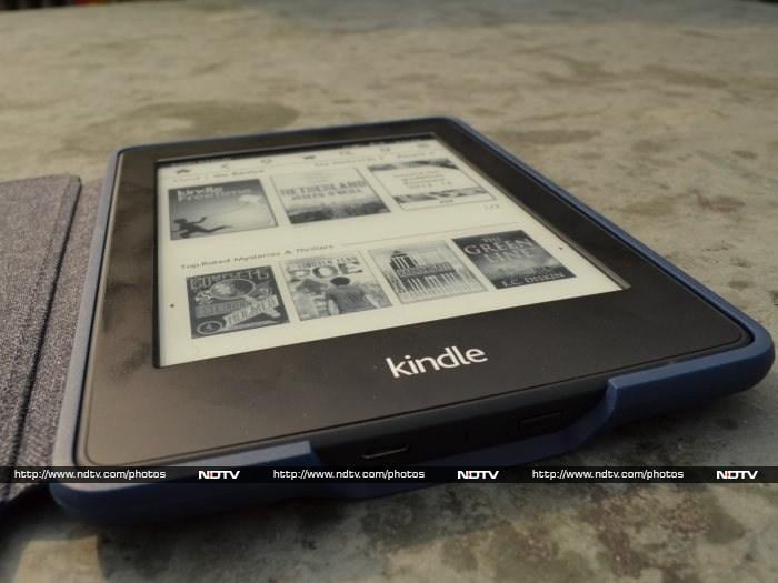 The Kindle Paperwhite 3G (2013) features a no-glare display with a built-in light, meant to deliver ideal contrast in different light conditions.