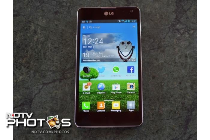 LG Optimus G runs on Android 4.1 (Jelly Bean).