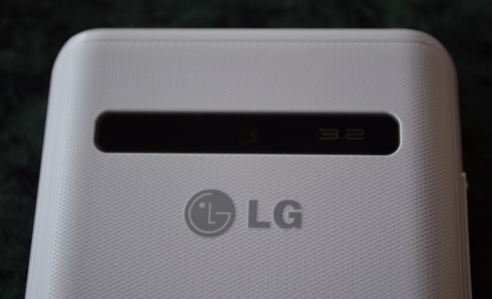 L3 Dual features a 3.2MP primary camera; however there is no secondary camera on the smartphone