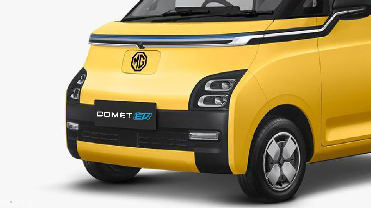 MG कॉमेट EV में 7.3 kWh लीथियम-आयन बैटरी मिलती है, जो कंपनी के दावे अनुसार सिंगल चार्ज पर 230 Km की रेंज देने में सक्षम है। इसमें रियर-एक्सल-माउंटेड इलेक्ट्रिक मोटर है, जो 41 एचपी की मैक्सिमम पावर और 110 एनएम का पीक टॉर्क जनरेट करती है। 3.3 kW AC चार्जर के जरिए कार लगभग 7 घंटे में पूरी तरह से चार्ज हो सकती है। इसे 16 amp सॉकेट के जरिए घर पर भी चार्ज किया जा सकता है।