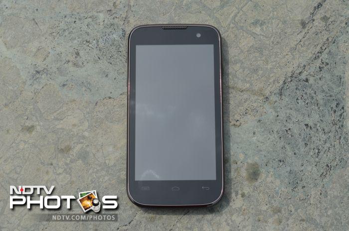 Micromax A88 Canvas Music sports a 4.5-inch screen.