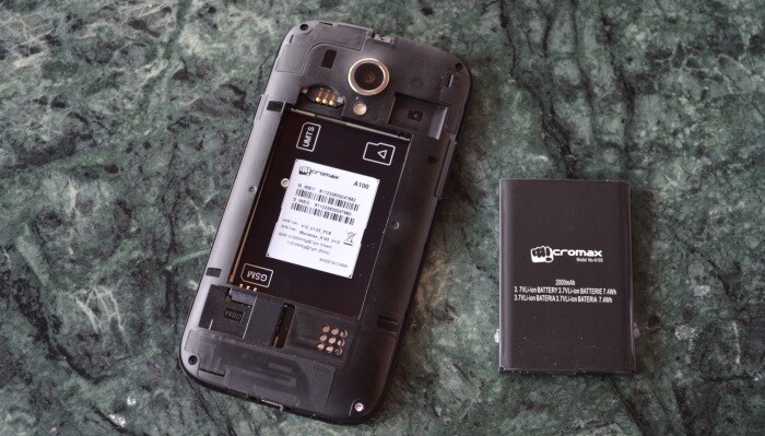 The smartphone comes with a 2000mAh battery.