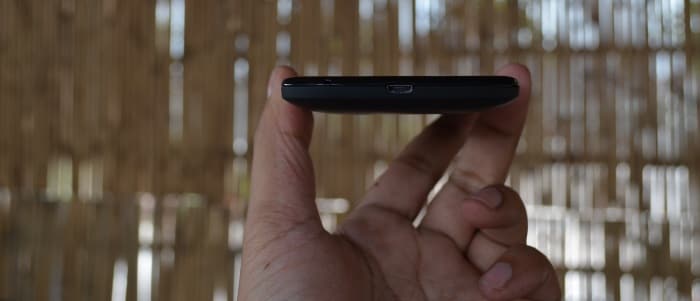 The microUSB port for charging and data transfers is located at the base of the smartphone.