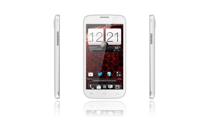 <a href="http://gadgets.ndtv.com/fly-f53s-922">Fly F 53s</a> is powered by a 1.2 GHz dual-core processor with 1GB RAM. It supports dual SIM (GSM+GSM) and runs Android 4.1.2 Jelly Bean operating system.<br /> 	
Launch Price: Rs. 9,999.<br /> 	
<a href="http://gadgets.ndtv.com/mobiles/news/fly-f-53s-with-53-inch-qhd-display-launched-for-rs-9999-391114">Read more</a>