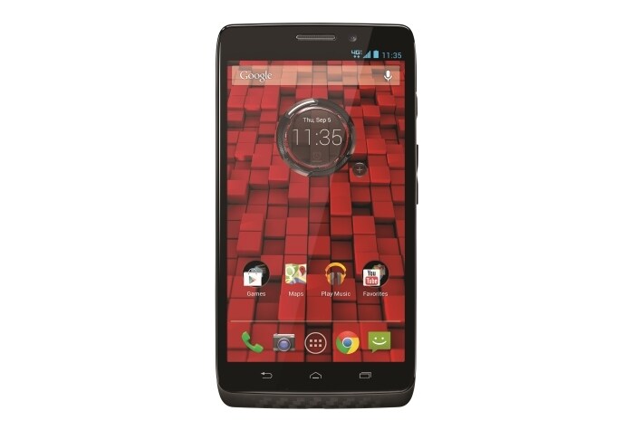 <a href="http://gadgets.ndtv.com/motorola-droid-maxx-943">Motorola Droid Maxx</a> features a 5-inch Super AMOLED display with 720x1080 pixels resolution.<br /> 
<a href="http://gadgets.ndtv.com/mobiles/news/motorola-droid-ultra-droid-mini-and-droid-maxx-smartphones-launched-in-the-us-396347">Read more</a>