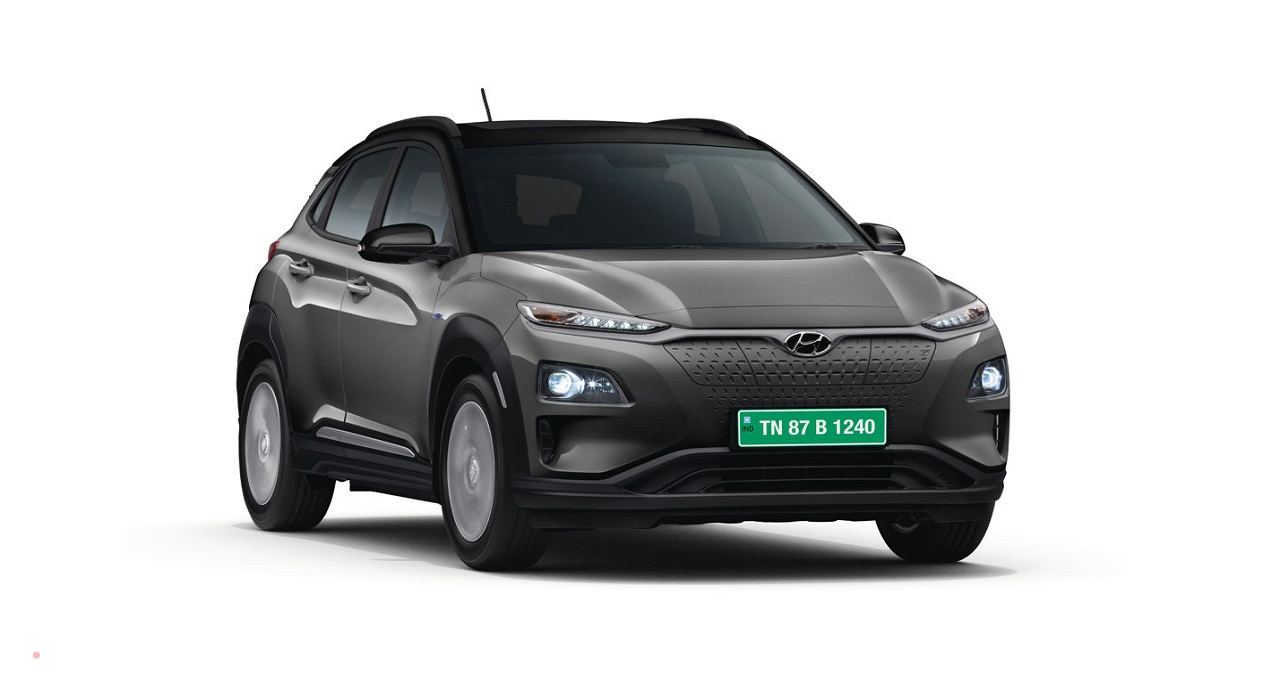 Hyundai Kona Electric में परमानेंट मैगनेट सिंक्रोनाइज मोटर (PMSM) दी गई है। इलेक्ट्रिक मोटर की पावर 136 PS और टॉर्क 395 Nm है।  इसमें 39.2kWh की बैटरी दी गई है। इसकी बैटरी सिर्फ 57 मिनट में 0-80 प्रतिशत तक चार्ज हो सकती है। वहीं 6 घंटे 10 मिनट में फुल चार्ज हो सकती है। ARAI क्लेम के अनुसार यह एक बार चार्ज होकर 452km चल सकती है। Hyundai Kona Electric की शुरुआती एक्स शोरूम कीमत 23.84 लाख रुपये है।