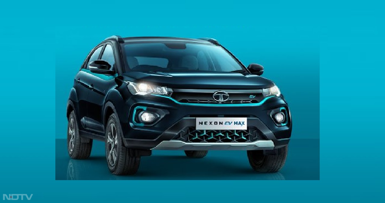 Tata Nexon EV Prime में 30.2 kWh लिथियम आयन बैटरी और EV Max में 40.5kWh का पॉवरफुल लीथियम आयन बैटरी है। Nexon EV की इलेक्ट्रिक मोटर 129 PS और 245 NM का टार्क जनरेट करती है। जबकि EV Max की इलेक्ट्रिक मोटर 141 HP की पावर और 250 NM  का टॉर्क जनरेट करती है। सिंगल चार्ज में Nexon EV की अधिकतम 312 किमी रेंज प्रदान करती है। वहीं EV Max सिंगल चार्ज में 453 किमी की रेंज प्रदान करती है। Tata Nexon EV Prime की एक्स शोरूम कीमत 14.49 लाख रुपये और Nexon EV Max की एक्स शोरूम कीमत 16.49 रुपये है।