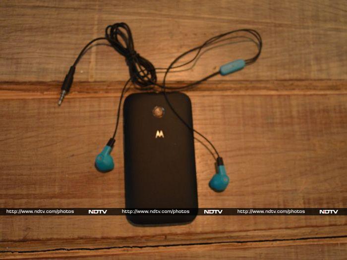The <a href="http://gadgets.ndtv.com/motorola-moto-e-1595">Moto E</a> has a 1,980mAh battery inside, which is non-removable.