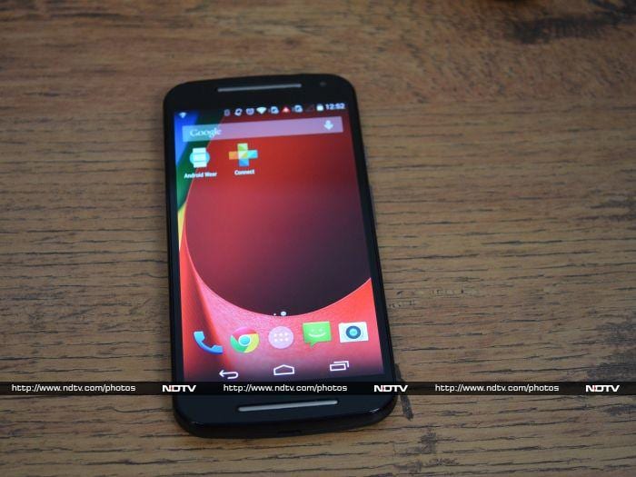 <a href="http://gadgets.ndtv.com/motorola-moto-g-gen-2-1961">Motorola Moto G (Gen 2)</a> powered by Android 4.4.4 KitKat.