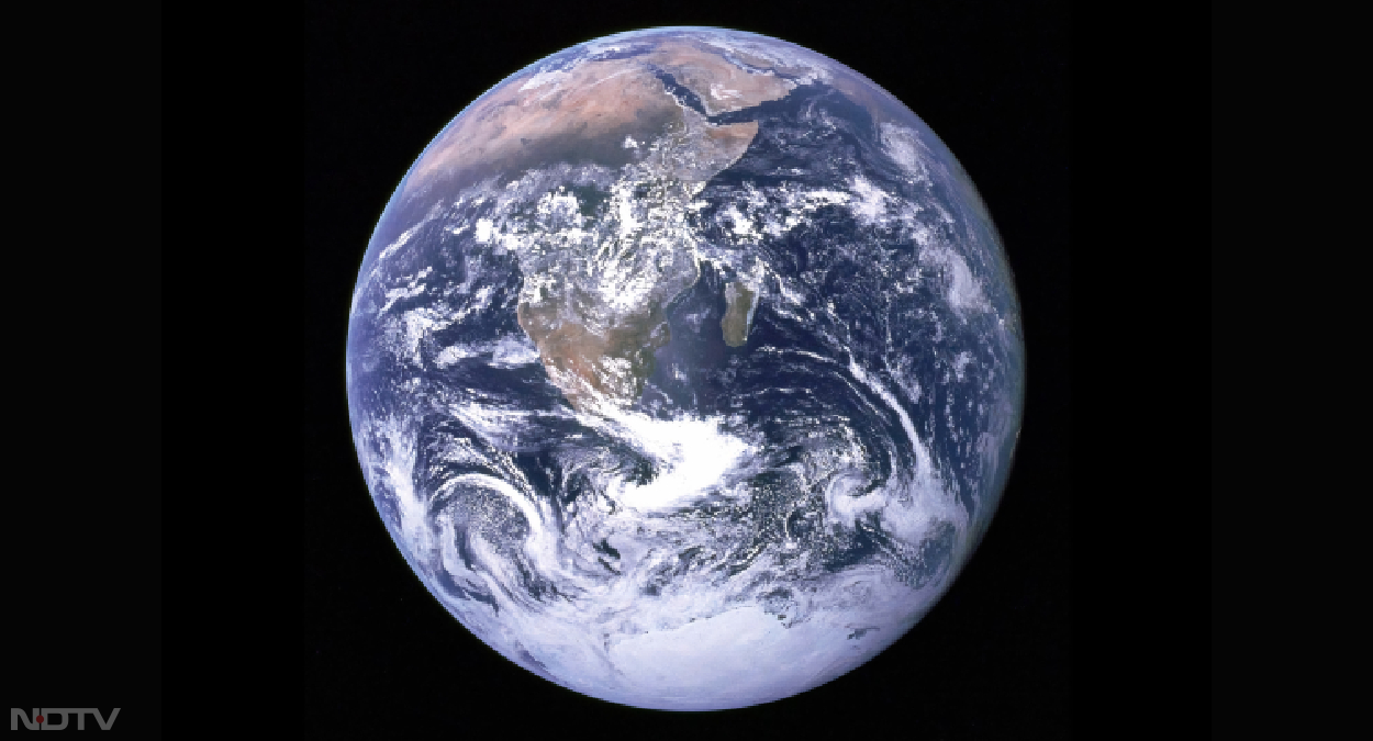 पृथ्‍वी के अंदर मौजूद पहाड़ों की ऊंचाई का अंदाजा इस तरह लगाया गया जा सकता है कि माउंट एवरेस्‍ट की ऊंचाई 8.8 किलोमीटर आंकी गई है। पृथ्‍वी के अंदर मौजूद पहाड़ 38 किलोमीटर से भी अधिक ऊंचे बताए जाते हैं। इस खोज में एरिजोना स्टेट यूनिवर्सिटी ने भी सहयोग किया।