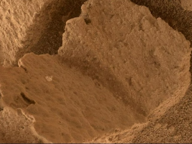 Photo : मंगल ग्रह पर खुली किताब जैसी चीज, क्‍या है इस तस्‍वीर की सच्‍चाई
