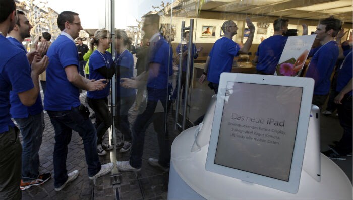 Launch day for the new iPad in Germany.