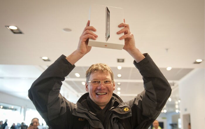 A proud owner of the new iPad.
