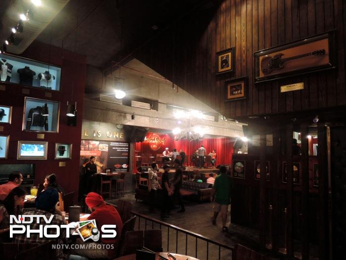 Sample shot clicked with Nikon Coolpix P330 - The inside of a restaurant. Image credit: Gagandeep Singh Sapra