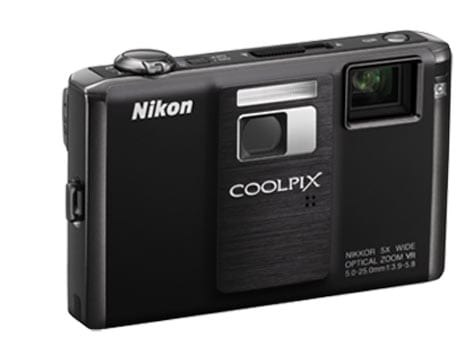 The camera comes equipped with a projector stand and wireless remote control.