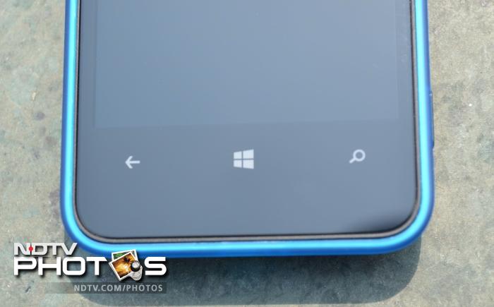 The three Windows Phone capacitive touch buttons for navigating through the phone are placed just below the screen.