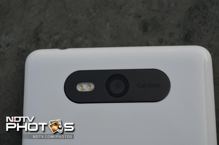 Lumia 820 features an 8.0-megapixel rear camera sans the PureView technology.