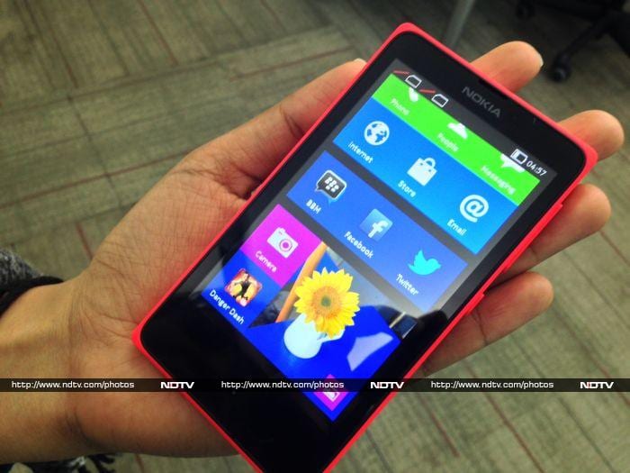 The <a href="http://gadgets.ndtv.com/nokia-x-dual-sim-1311">Nokia X Dual SIM</a> has a 800x480-pixel 4-inch screen, and is easy to hold and use with one hand.